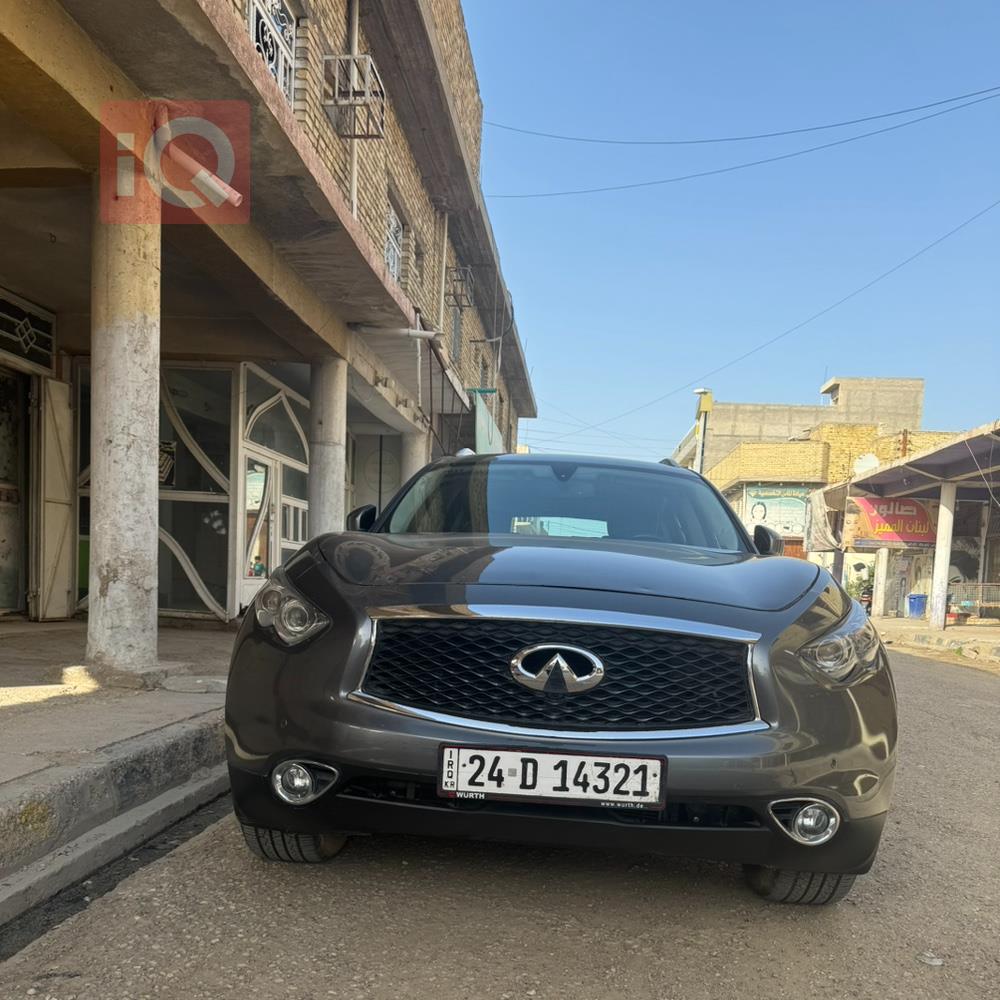 انفنتي QX70